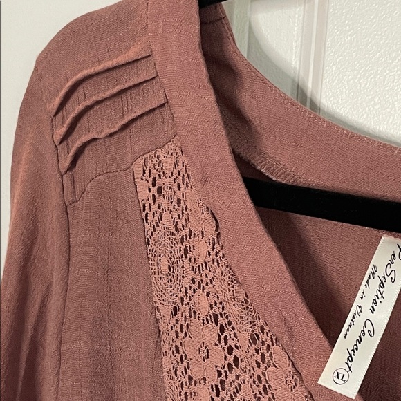 PerSeption Concept Women's Mauve Lace Detail Top with Shell Buttons Women’s XL - Picture 6 of 9